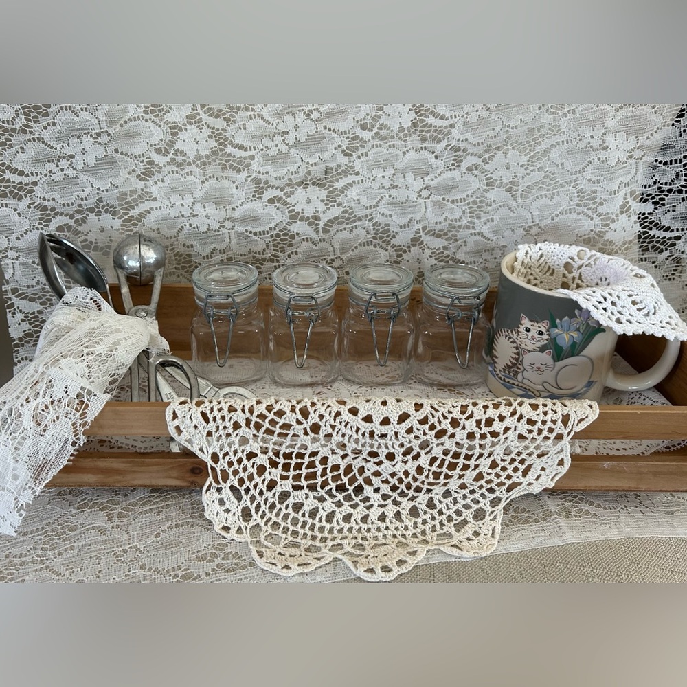 Cottage core kitchen vinette